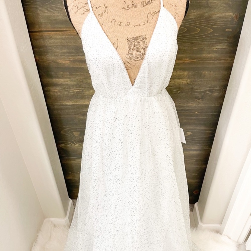 Lulu's Perfect Promise White Glitter Tulle Maxi Dress NWT Size Small